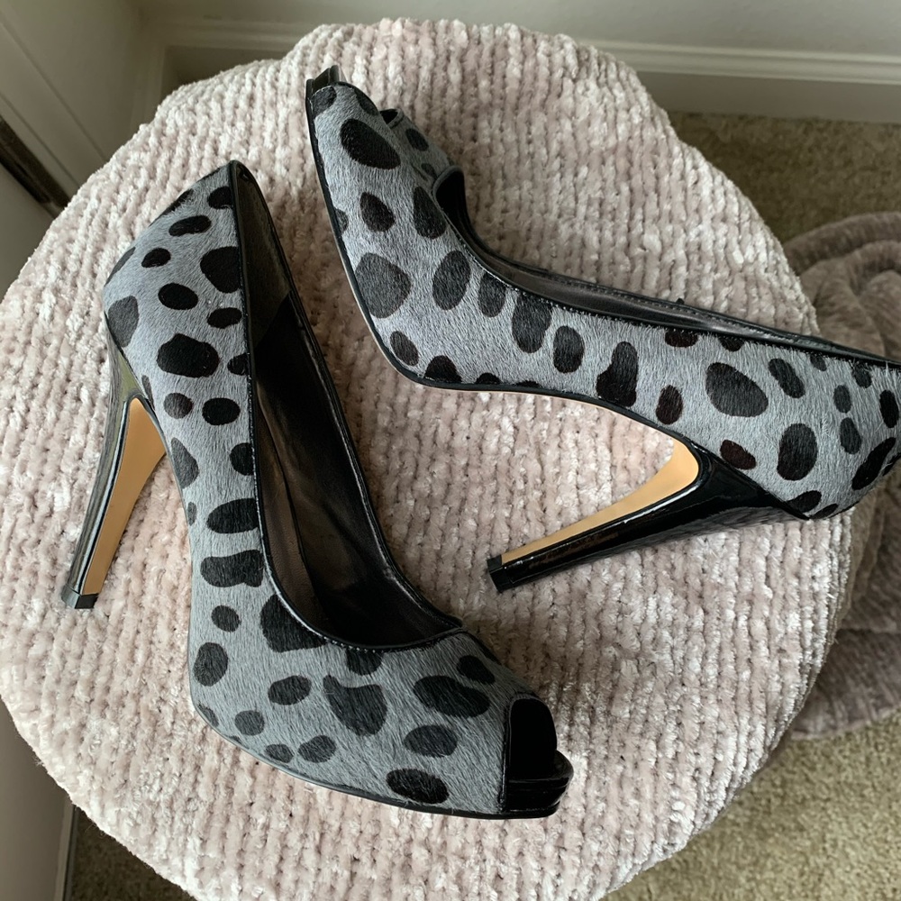 NINE WEST Pony Hair Print Peep Toe Heels 7.5
